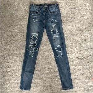 ☆American Eagle ripped jeans☆